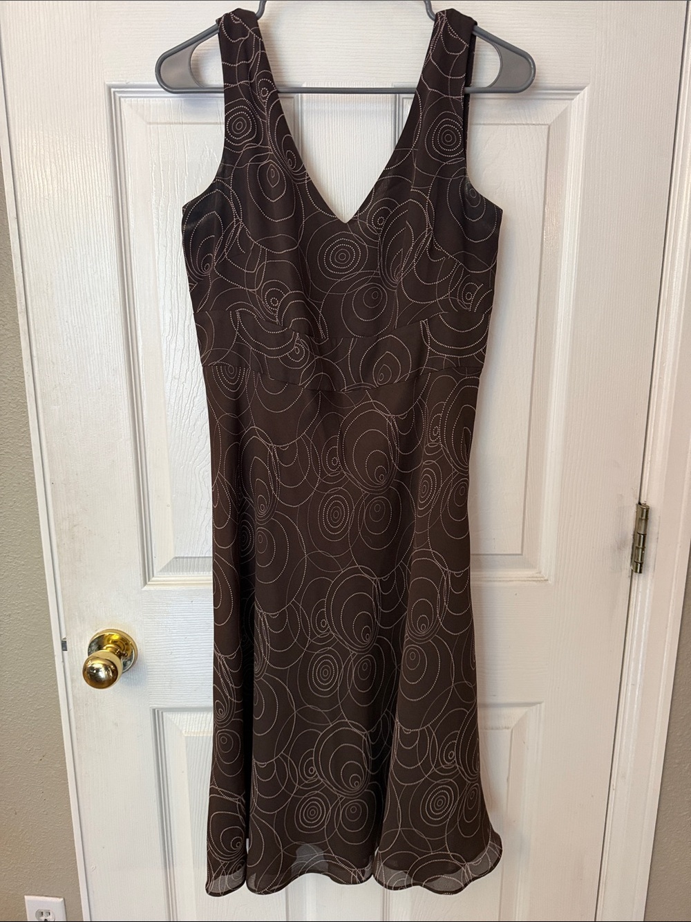 Ann Taylor Brown V-Neck Sleeveless Dress with Circular Pattern